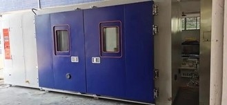 Der Klimatest-Kammer der Besucher ohne Voranmeldung für Temperatur und Feuchtigkeits-Test