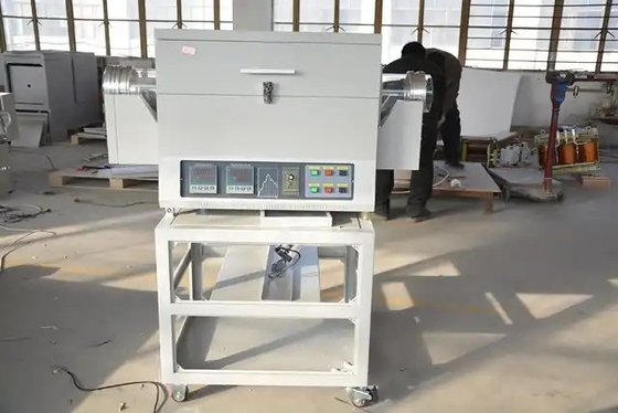 Drehrohr-Ofen an 1400℃ wird für metallurgischen Test der Aktivkohle benutzt