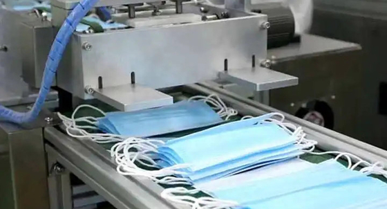 CE-zertifizierte automatische Einweg-Maskenmaschine mit 3 Schichten, 100 Stück/Min
