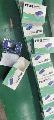 Pulsoximeter 1060hPa des Safe-58*32*33.2mm mit Herzen Rate Monitor Dual Color OLED